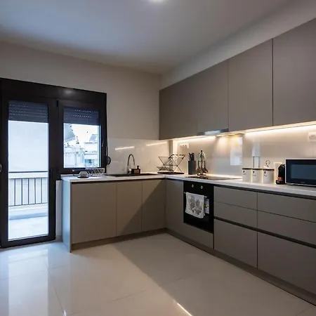 Refined 2 Bedroom Luxury In Kalamaria Szaloniki
