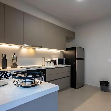 Apartman Refined 2 Bedroom Luxury In Kalamaria *