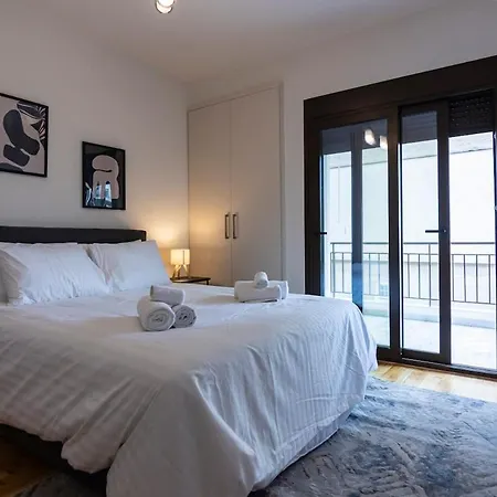 Refined 2 Bedroom Luxury In Kalamaria Apartman