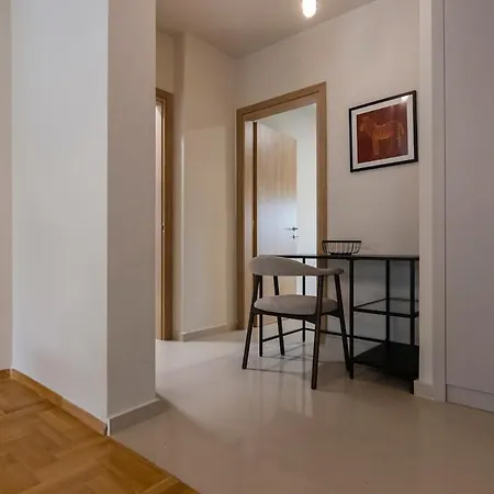 Refined 2 Bedroom Luxury In Kalamaria Szaloniki